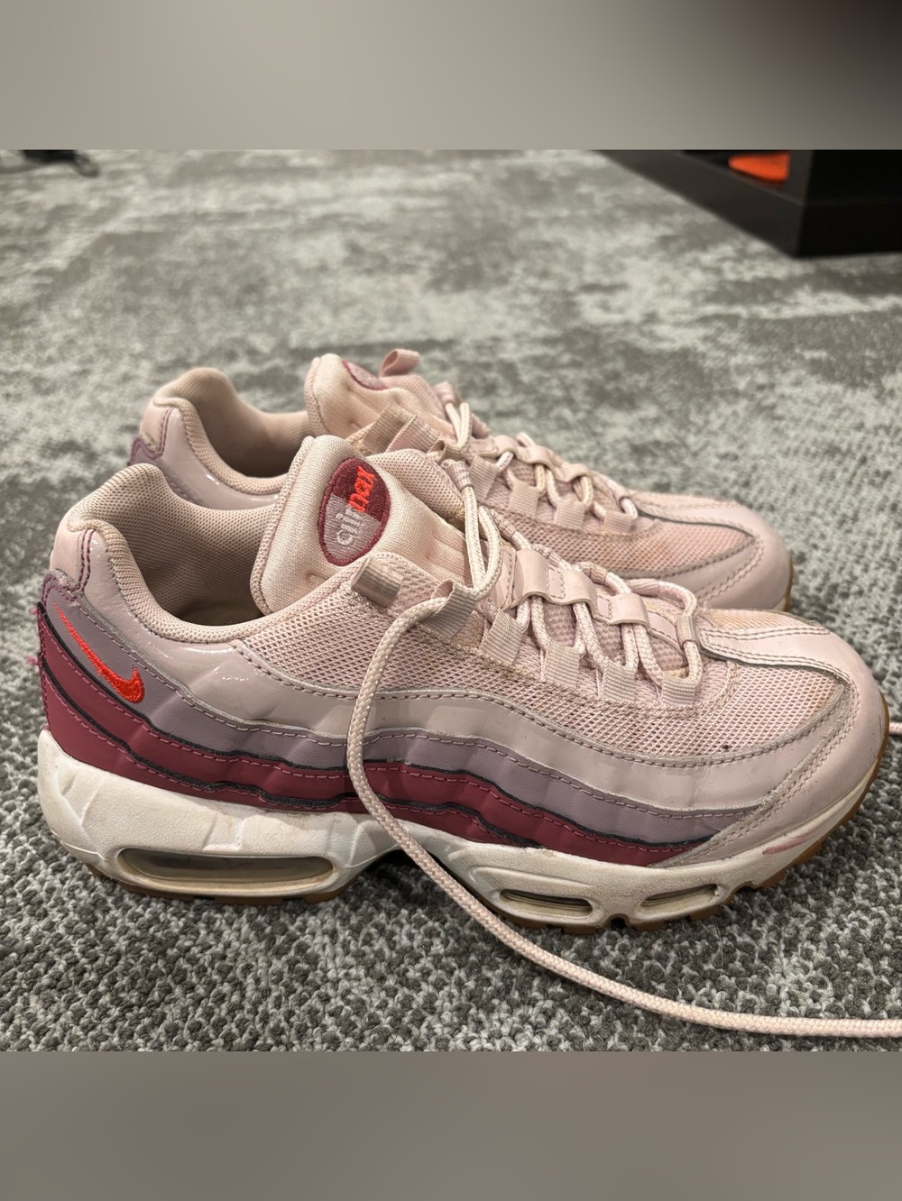 Nike Air Max 95 Team Crimson Dusty Peach Sneakers Womens U.S. 7